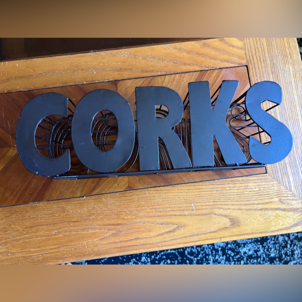 Metal cork cage